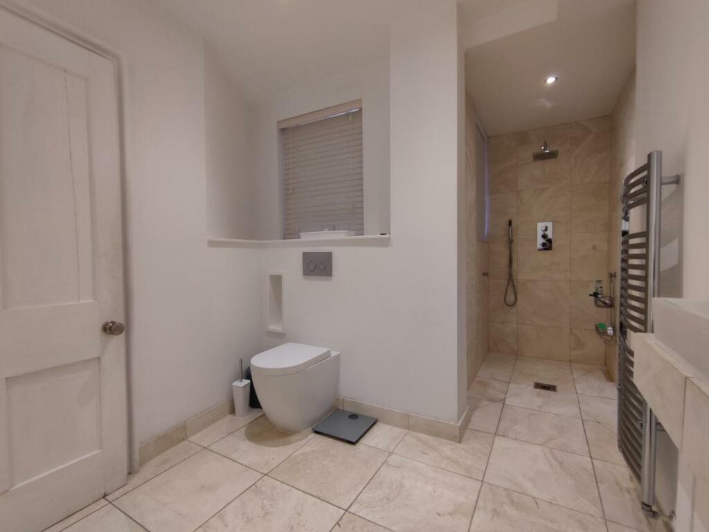 Bedroom 1 En-Suite 2