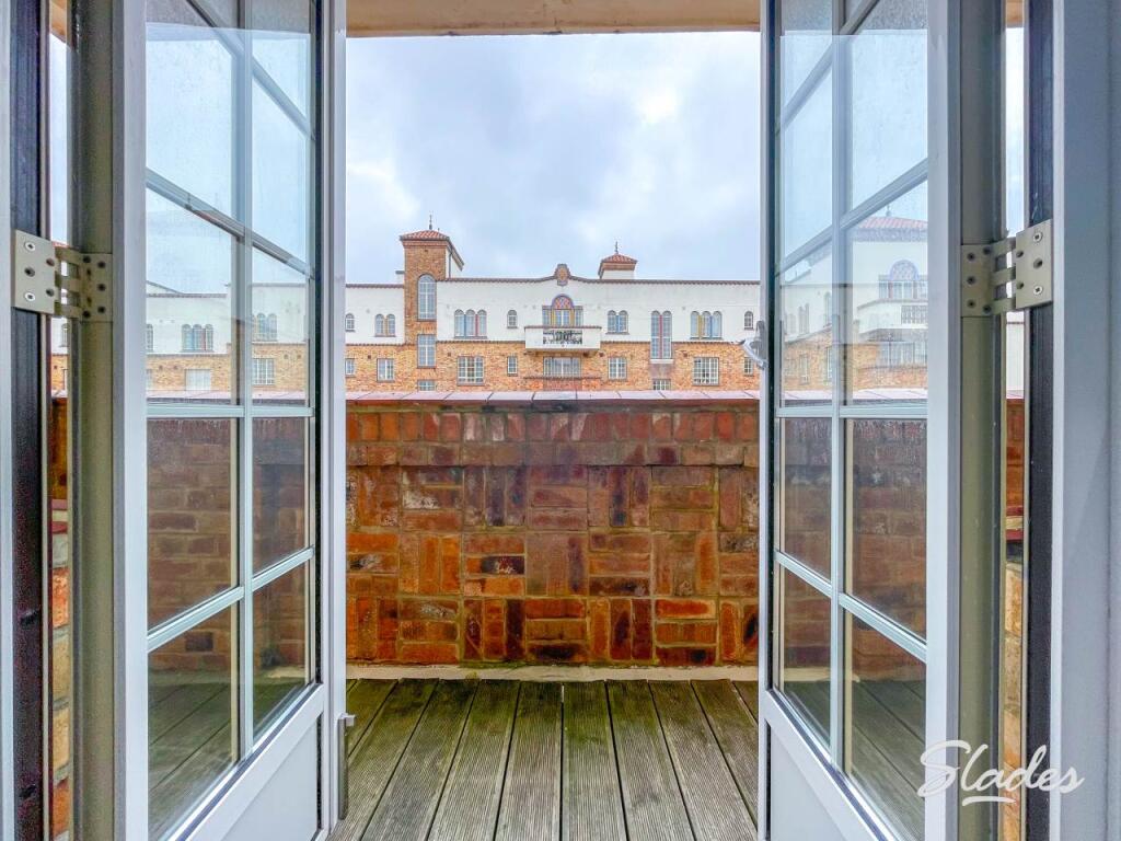 A37 SAN BALCONY MAIN