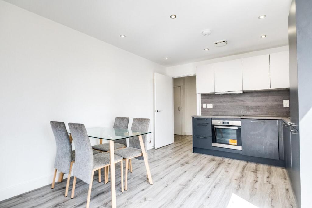 Kitchen/Dining Area