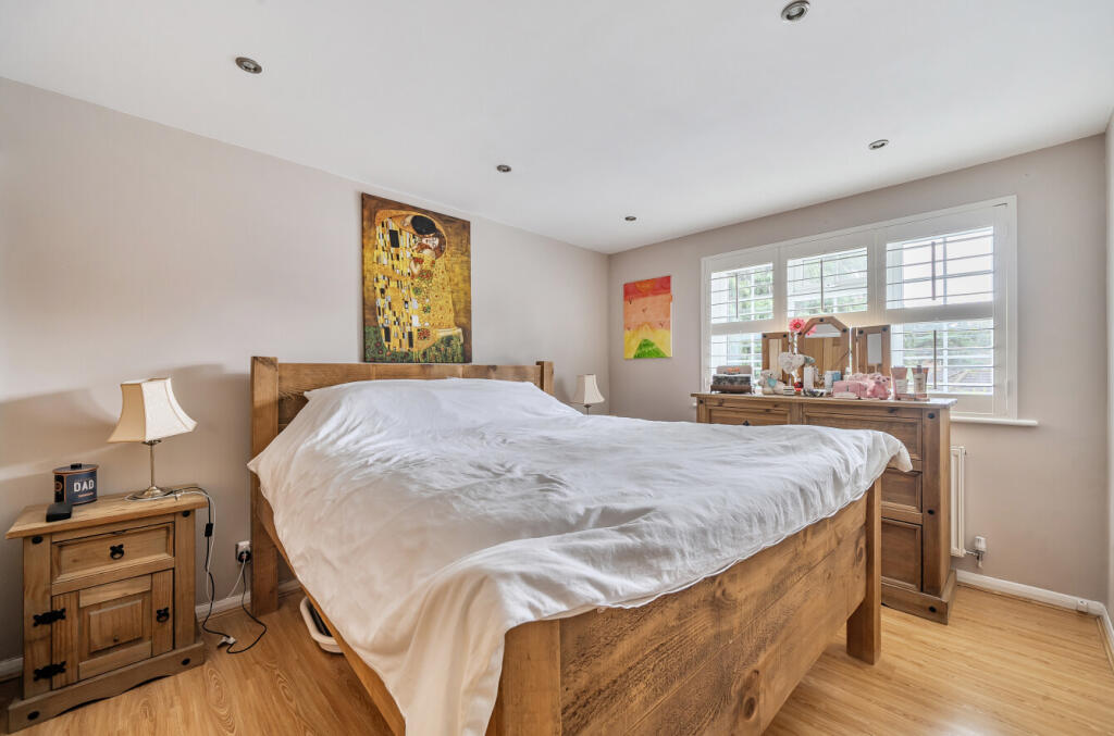 1373867-20-6903a6...