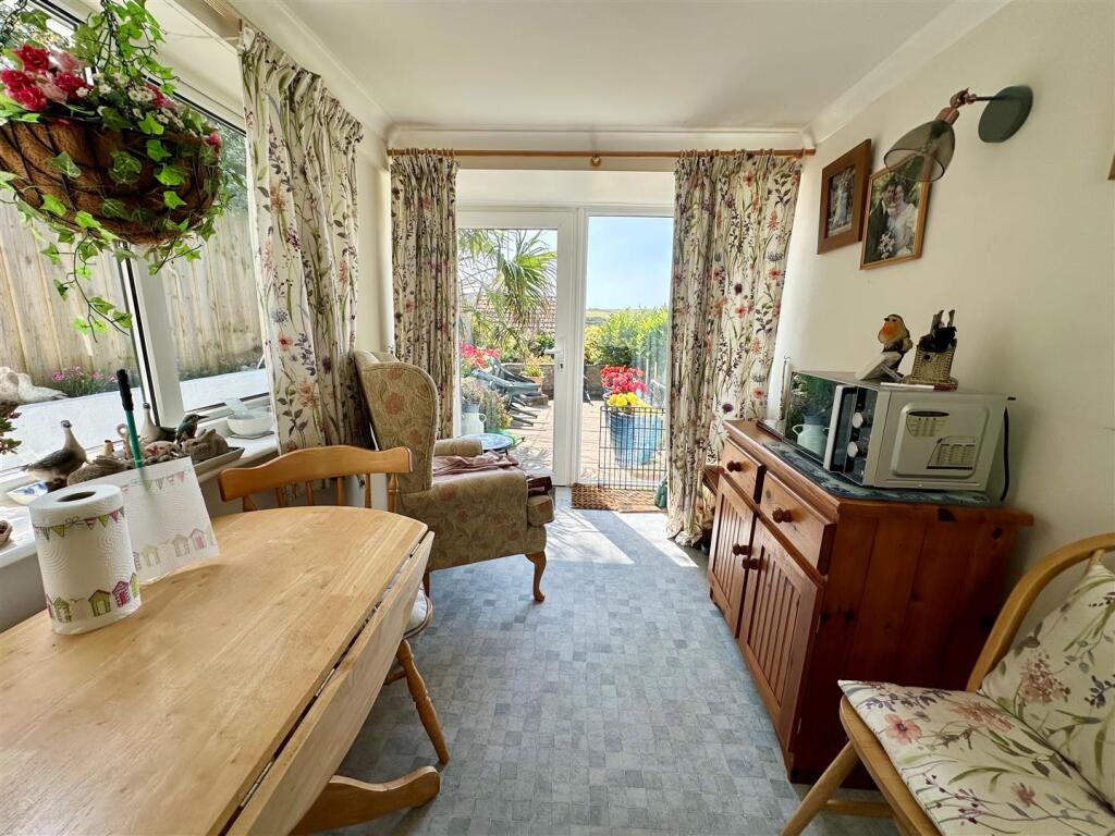 Dining Room.jpg