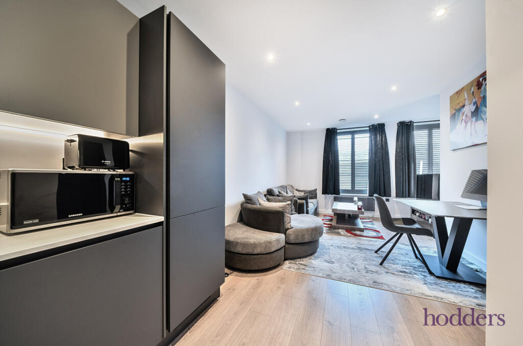 b637df0d-3bee-4bb...