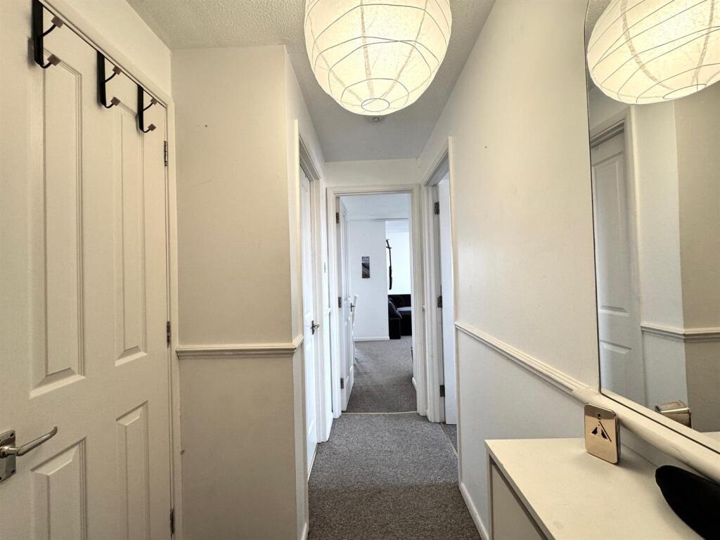Hallway.jpg