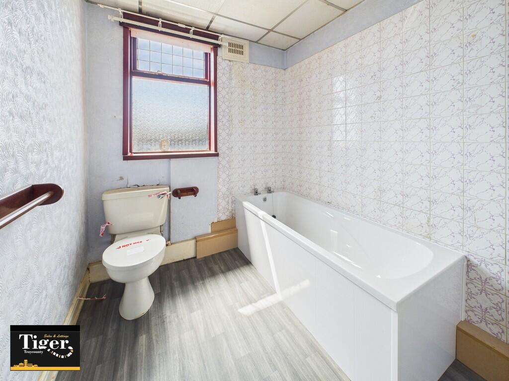 CAM02176G0-PR0632...