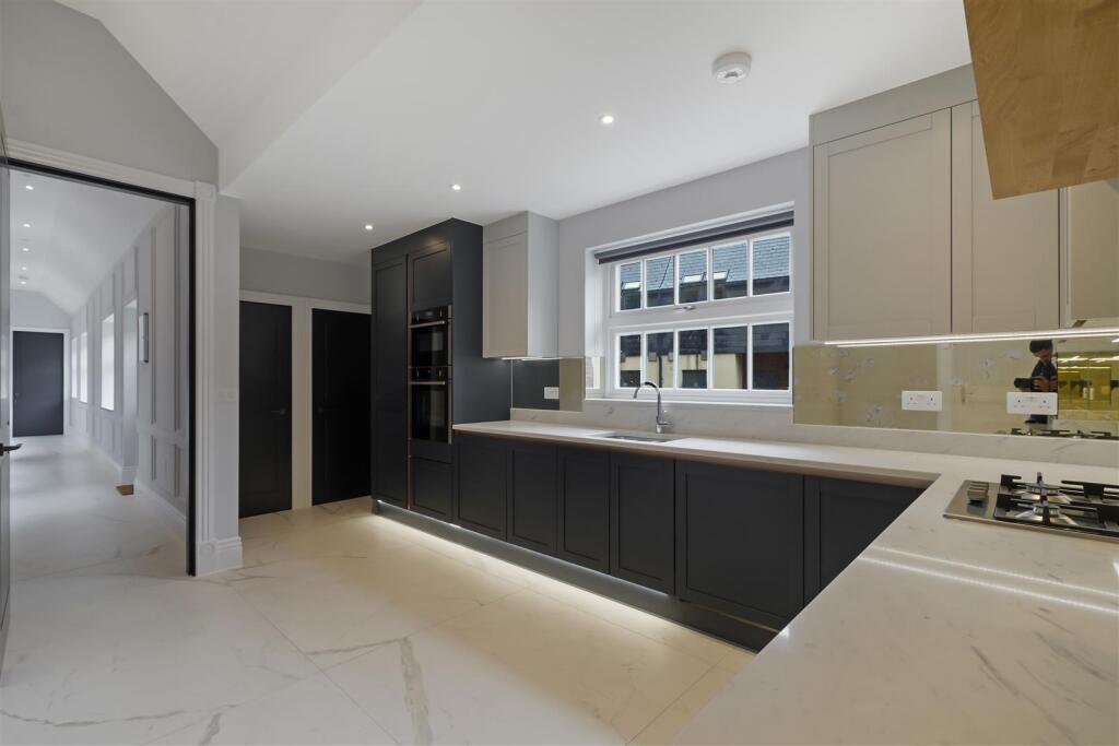 Newall Close - BkWvwJIPG9kfiMDYVj7o.jpg