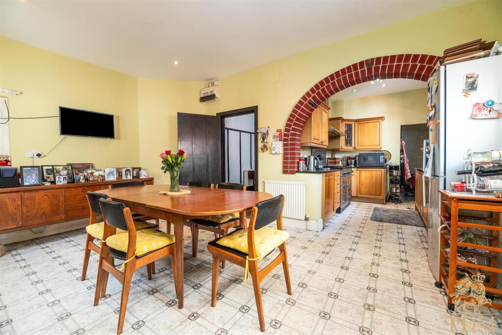 12a Thorncliffe Road (19 of 51).jpg