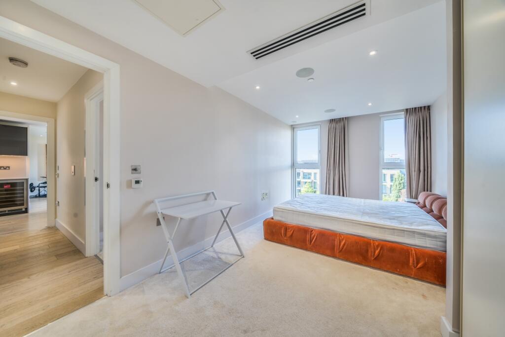 1349918-19-68b9a3...