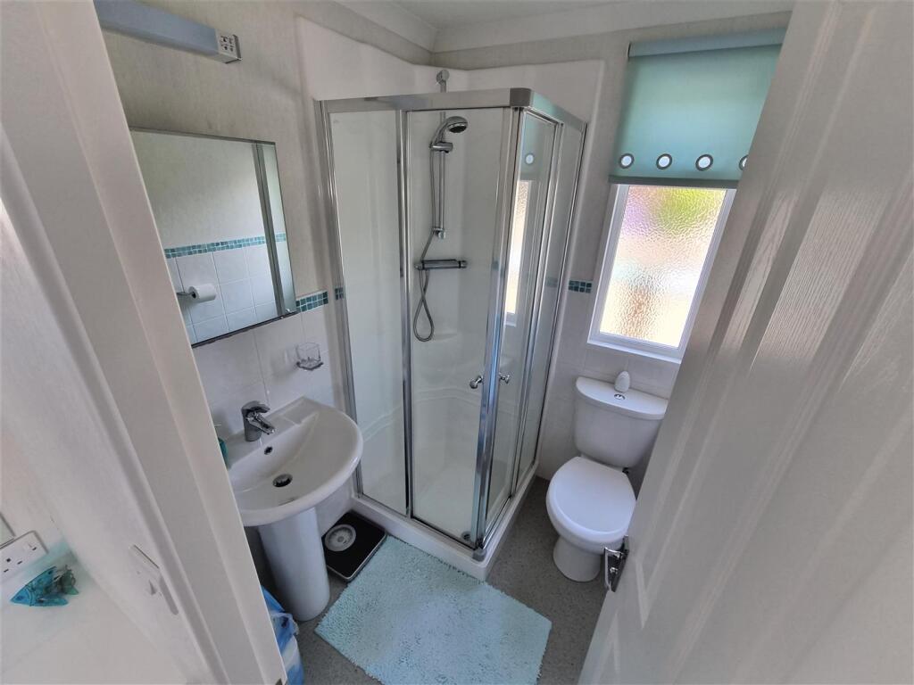 Bedroom 2 En-Suite