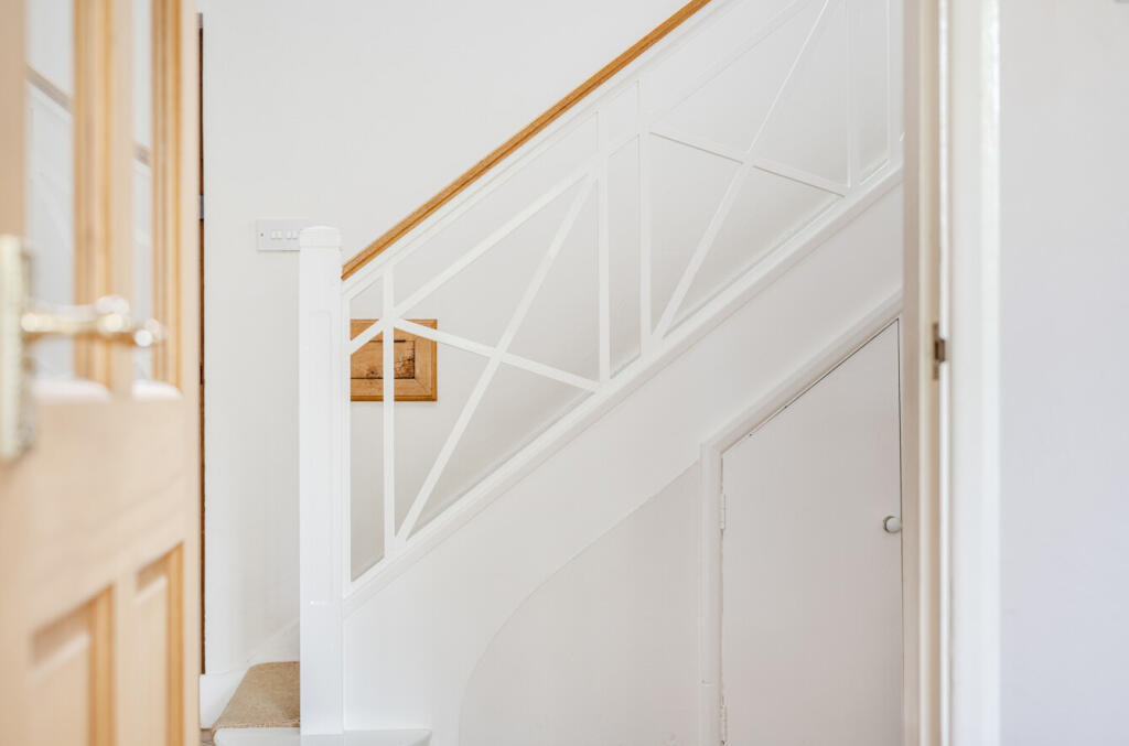 1327358-13-6878e9...