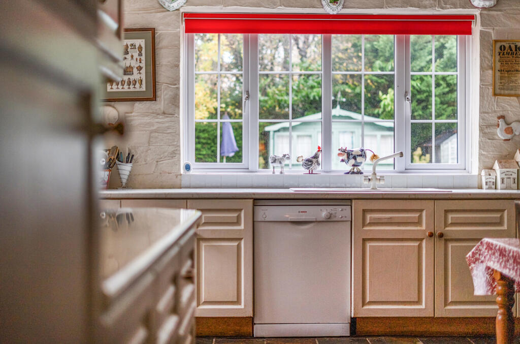 1385762-35-692da7...