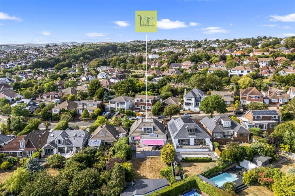 Benett Drive, 16_034 LOGO.jpg