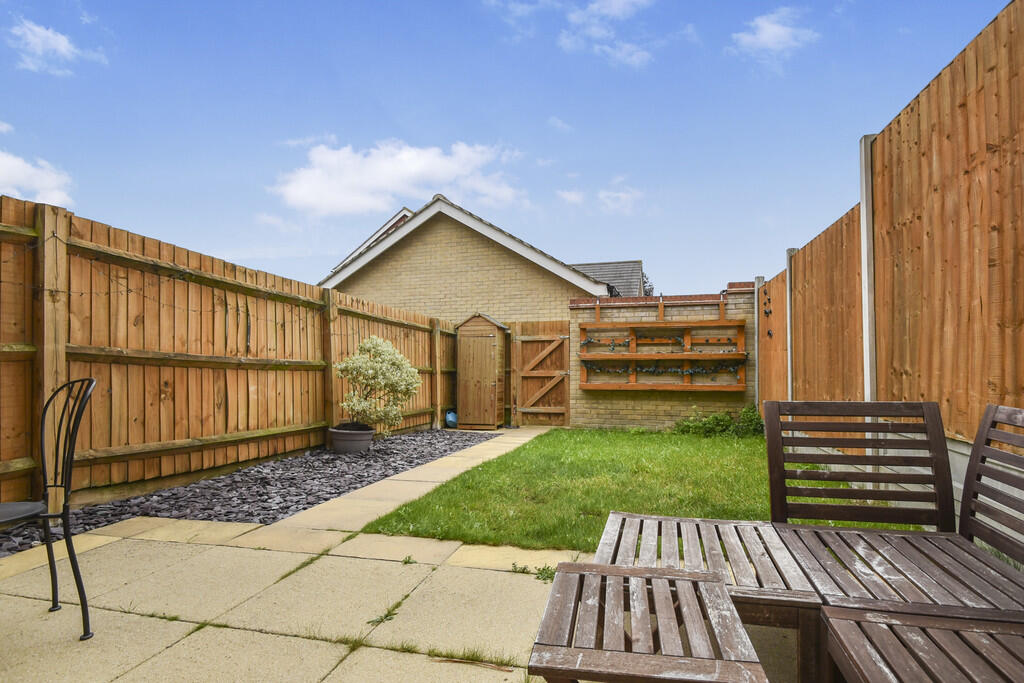 946094_2025100703...