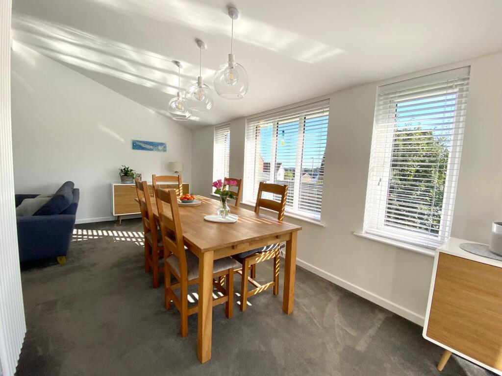 Open Plan Family Living And Dining Room