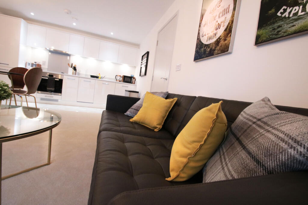 58olympushseloungekitchen4sml