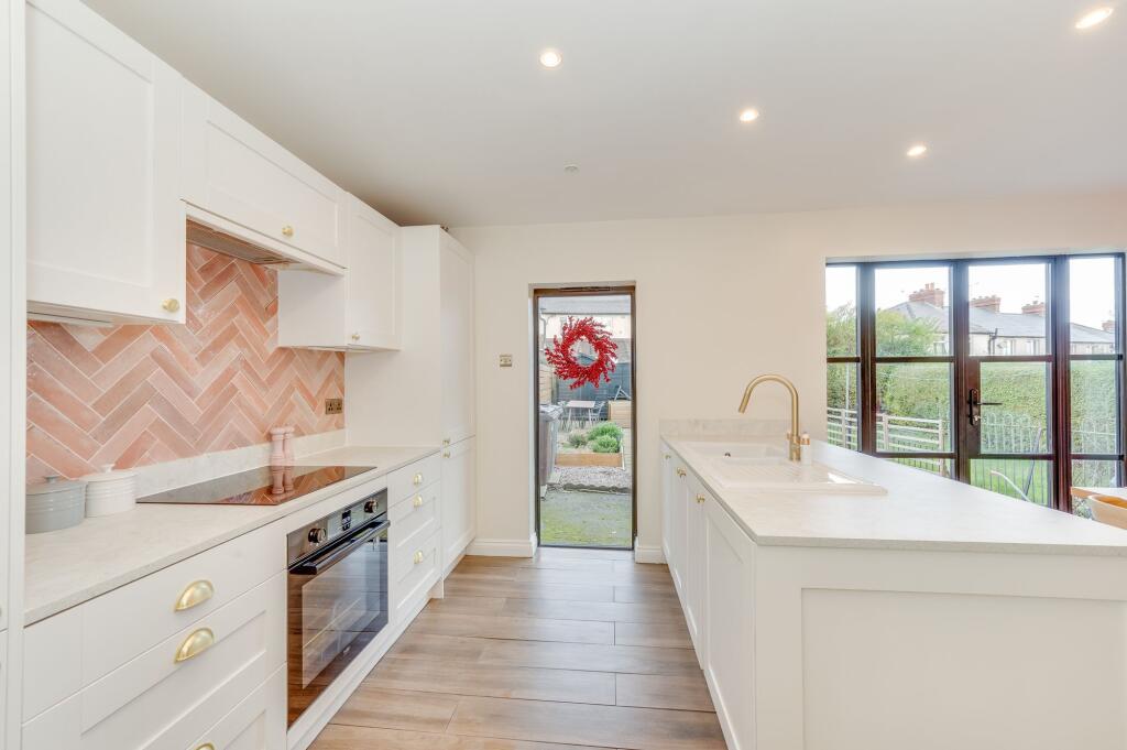 KITCHEN/DINER AND LIVING ROOM