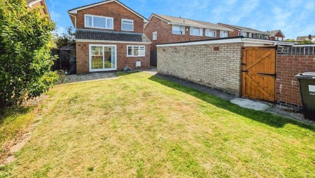 145 Finch rear garden c.jpg