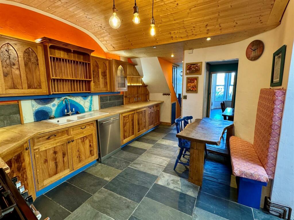 80 Crantock Street Kitchen