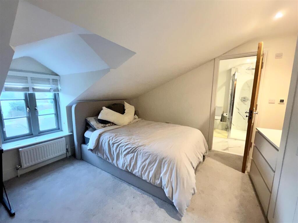 8. Bedroom 2.jpg