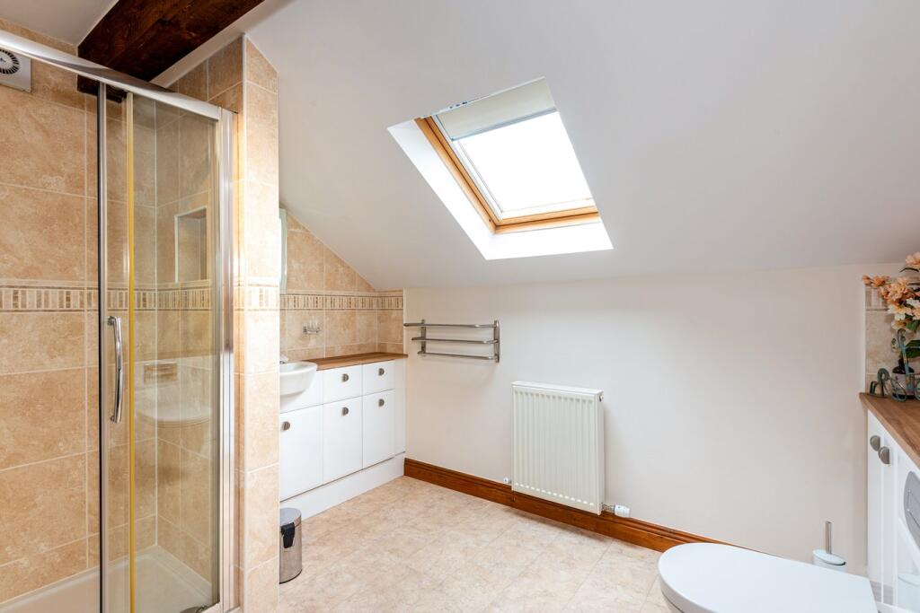 &#34;Jack &amp; Jill&#34; Bathroom