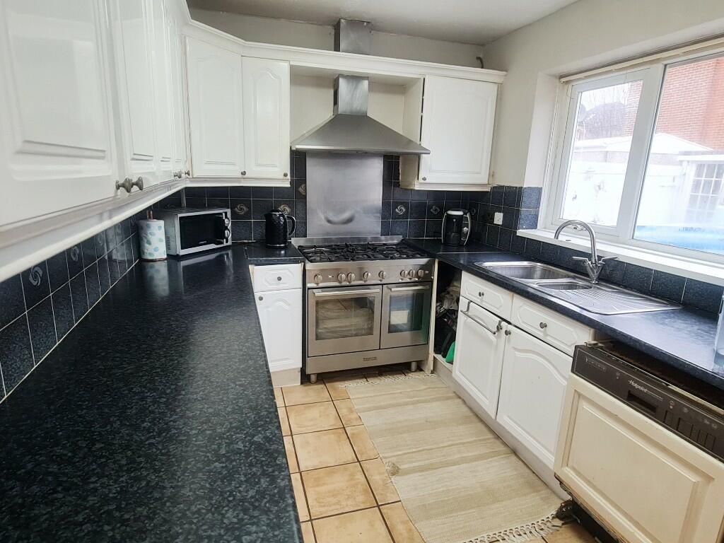 Kitchen Br'fst Room