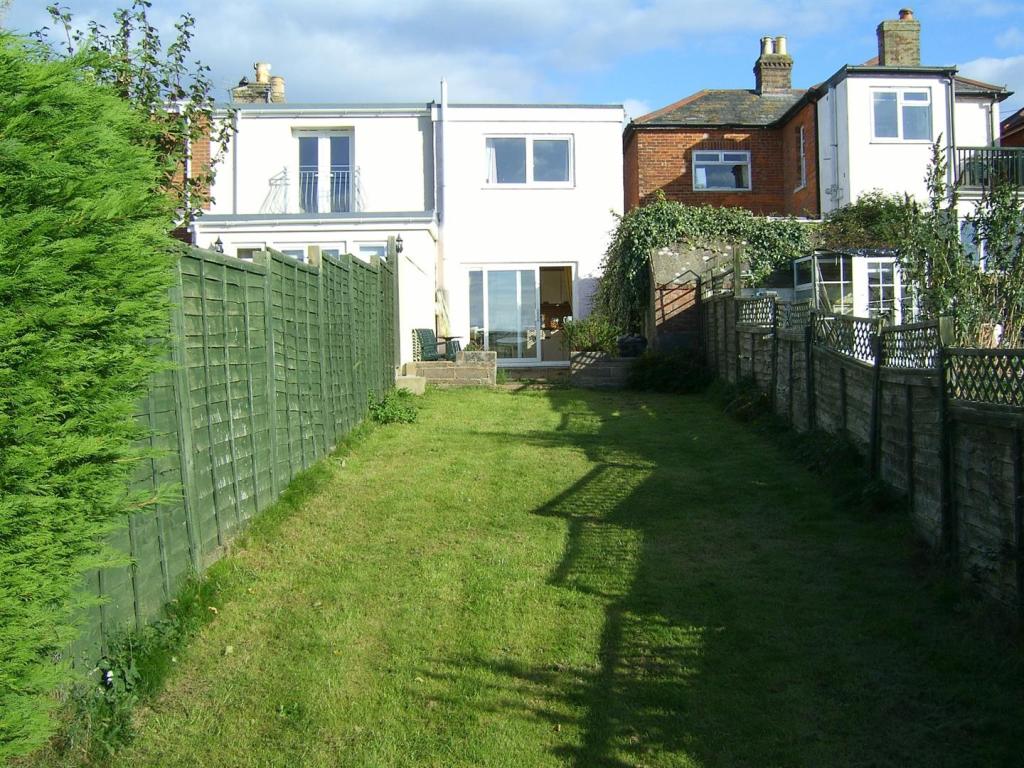 REAR &amp; GARDEN