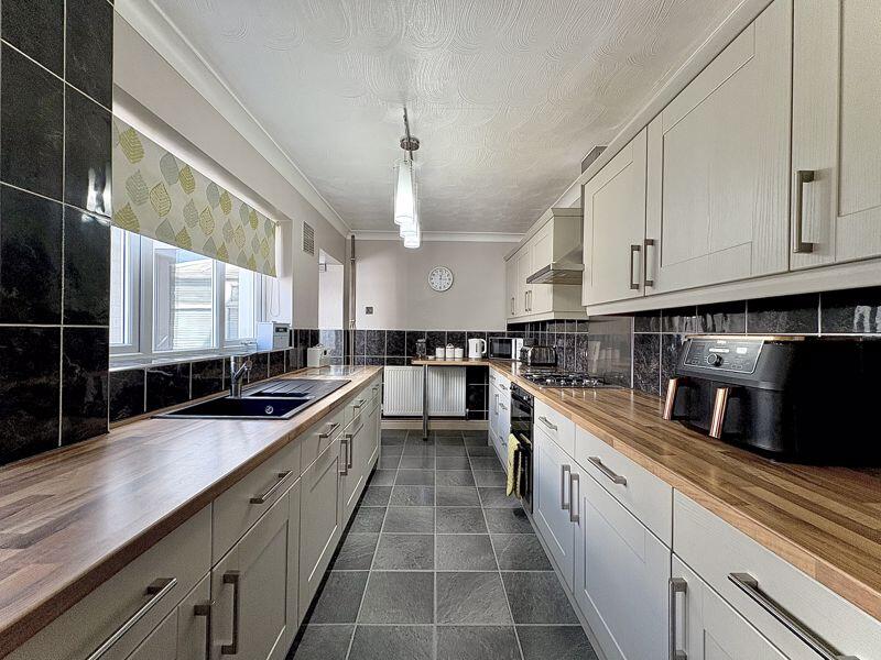 BREAKFAST KITCHEN