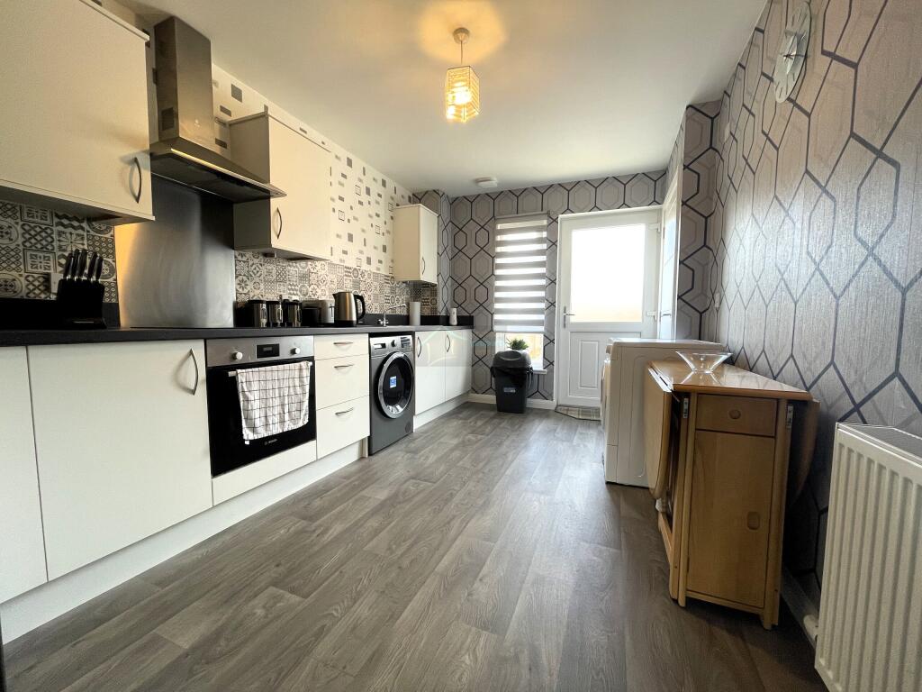 Kitchen a.JPG