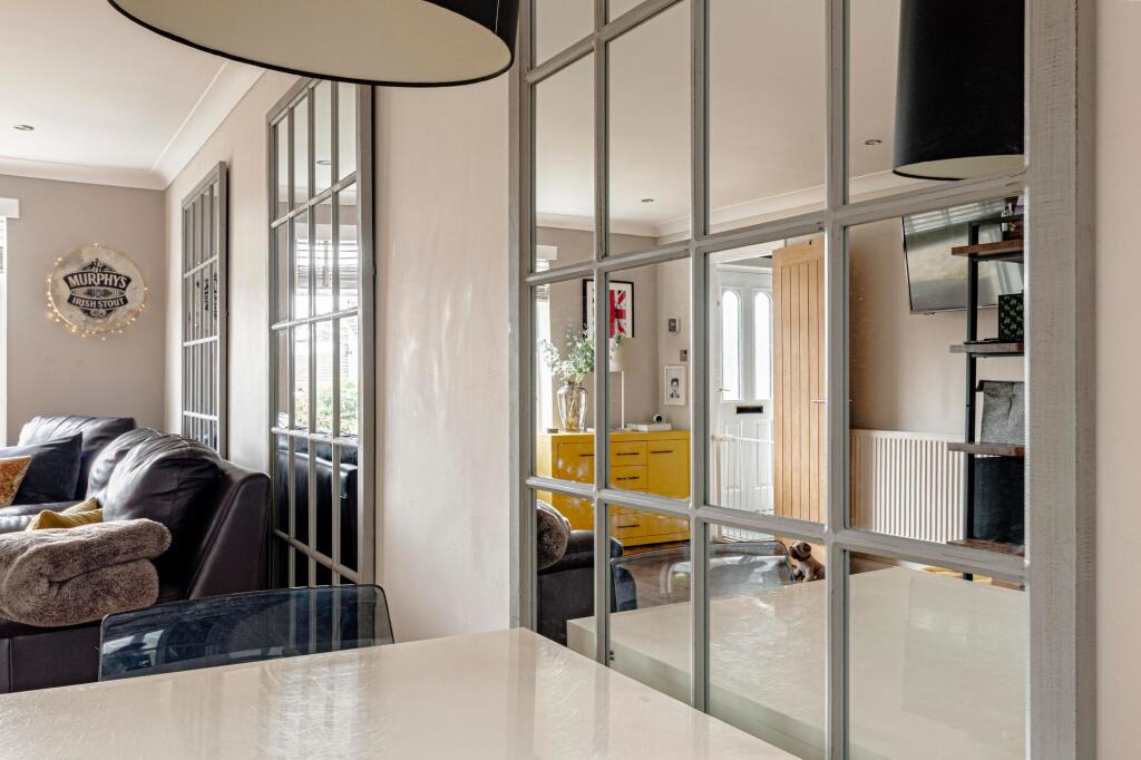 Living Room/Dining Room (6)