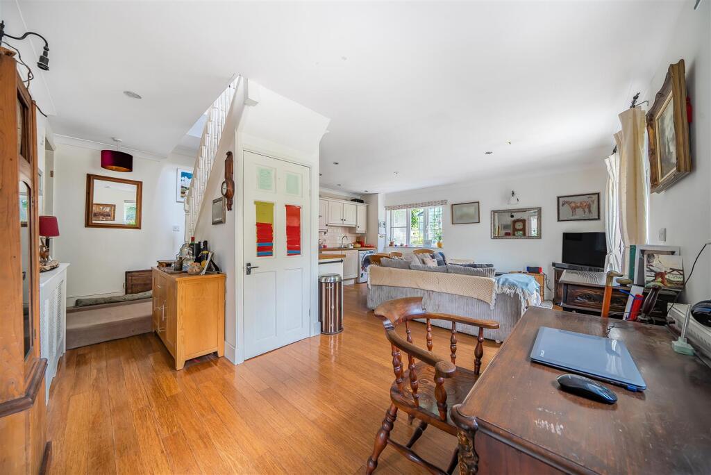 Annexe Lay Out Downstairs.jpg