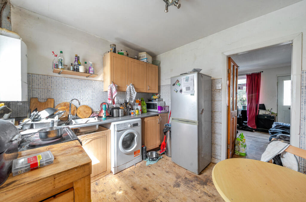 1305154-9-68401bd...