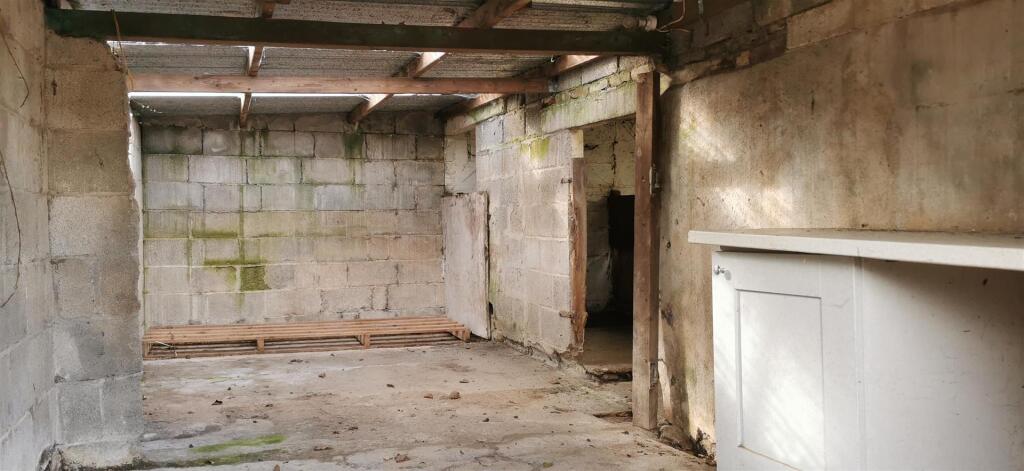 Lot 2 Stabling Internal