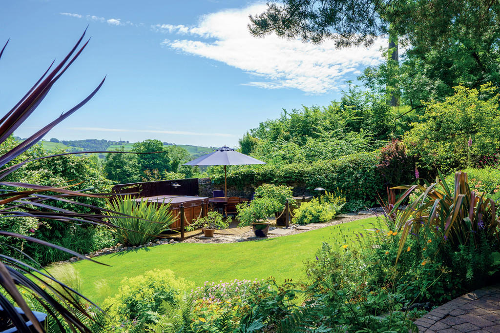 Delightful garden...
