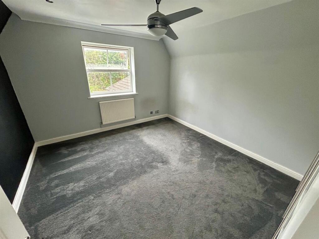 bed 2.jpg