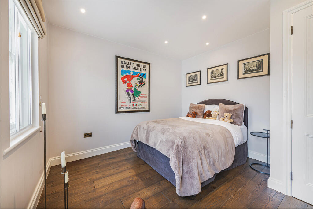 29B Warwick Sq Be...