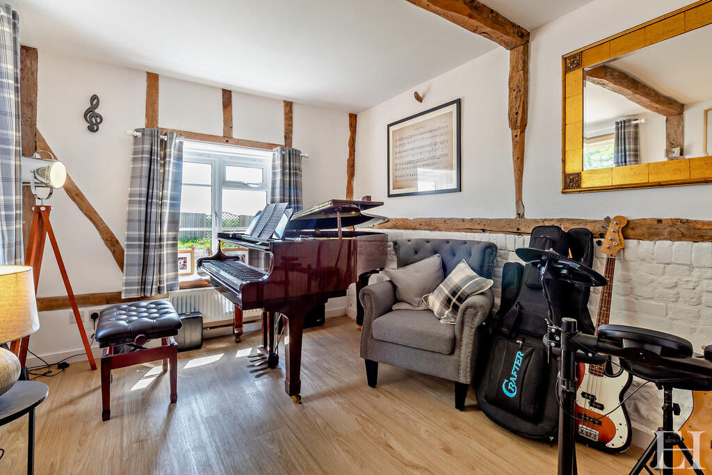 8647614-interiorW...