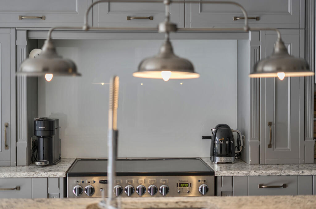 1362123-20-68dd61...