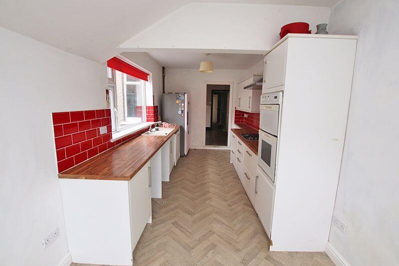 Kitchen photo 2