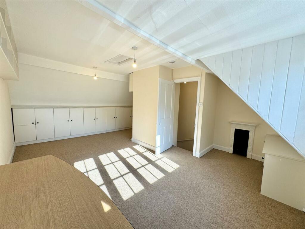 bedroom 3.jpg