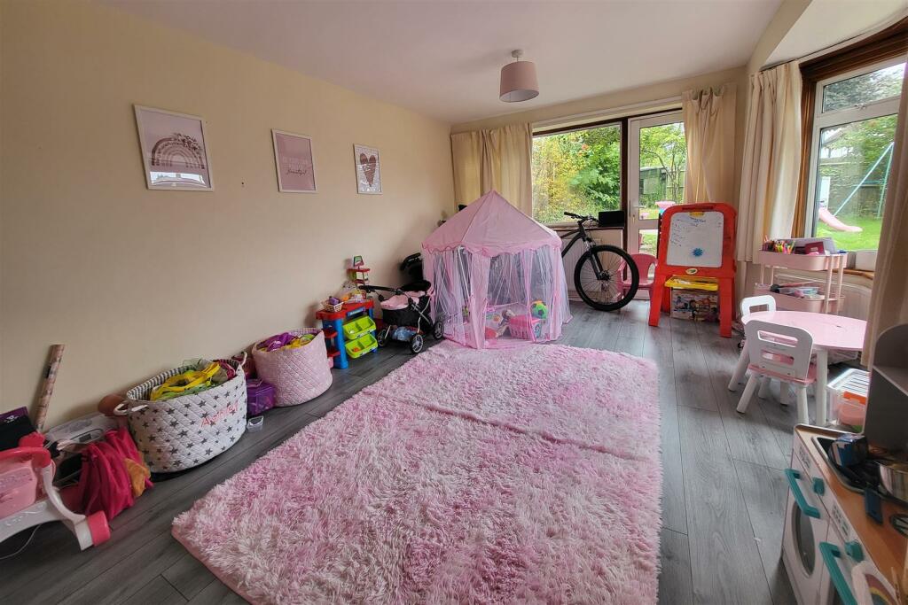 FURTHER RECEPTION ROOM/POSSIBLE FURTHER BEDROOM: