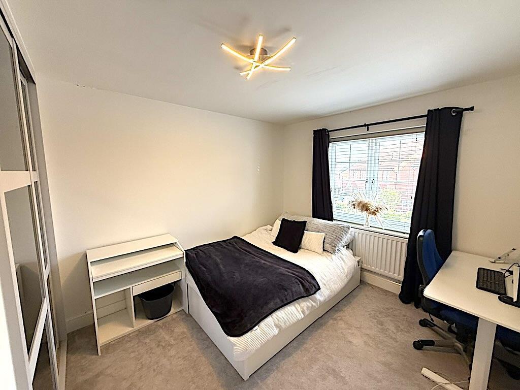 bedroom 2 2nd.jpg