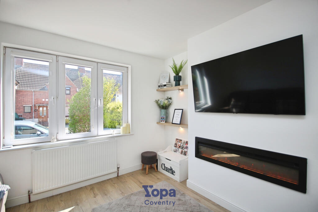 C50e1e36-Living 20room 204.JPG