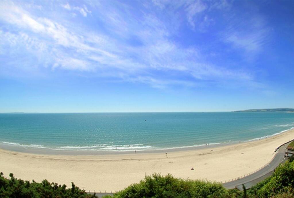 Canford_Cliffs_Beach_photo 4.jpg