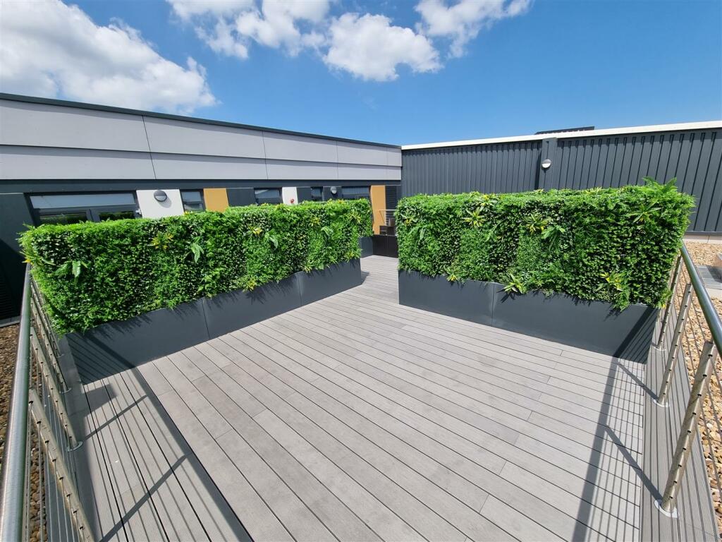Private Roof Terrace