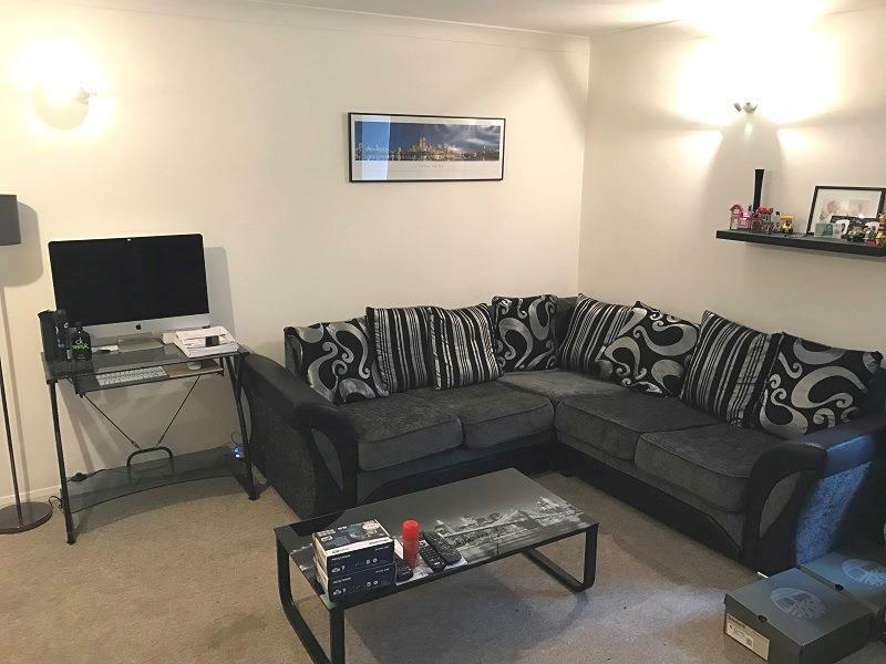 lounge 1.JPG