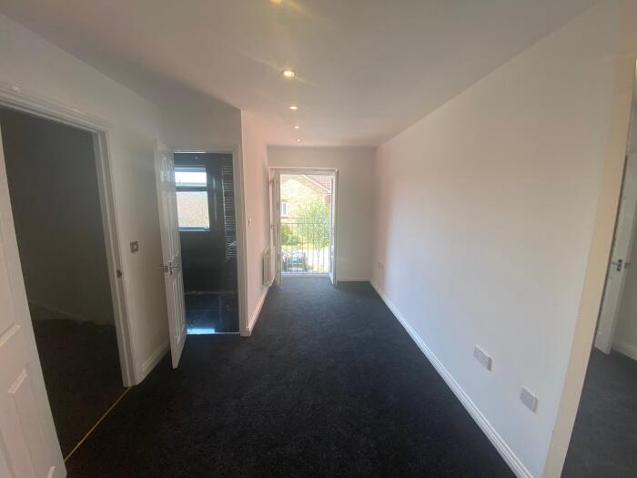 12 Mayfield Close