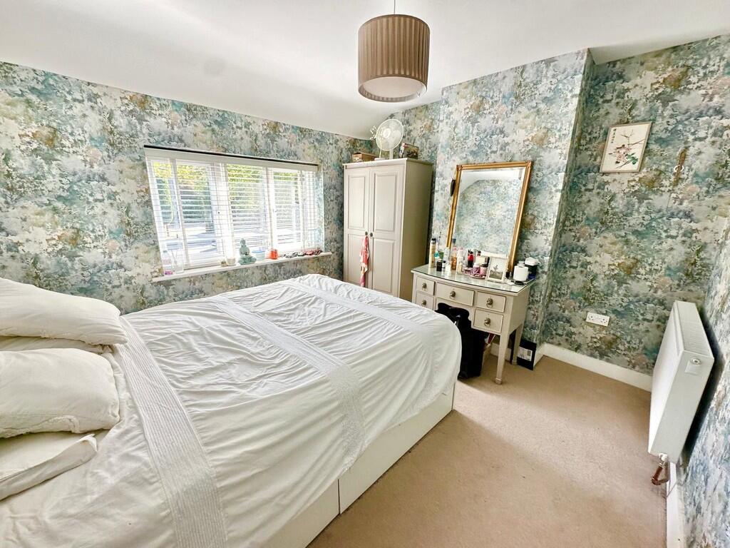 IMG-20251006-WA00...