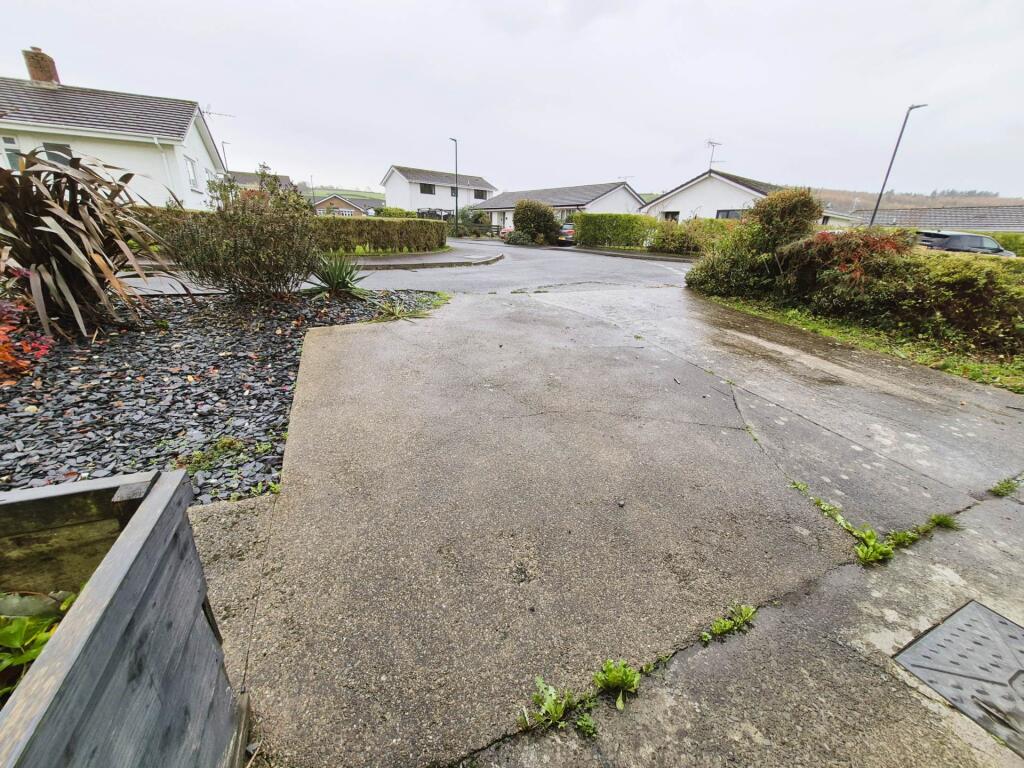 Ger Y Llan, Penrhyn Coch