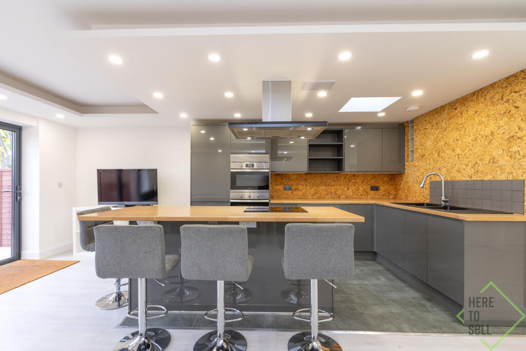 15 Flexmere Rd, London N17 7AU-28