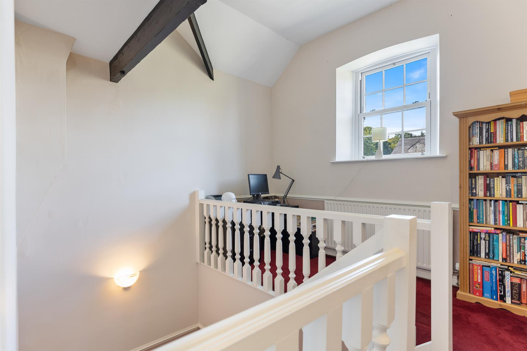 6 Hallow Meadow Mews, Sheffield  21_297.png