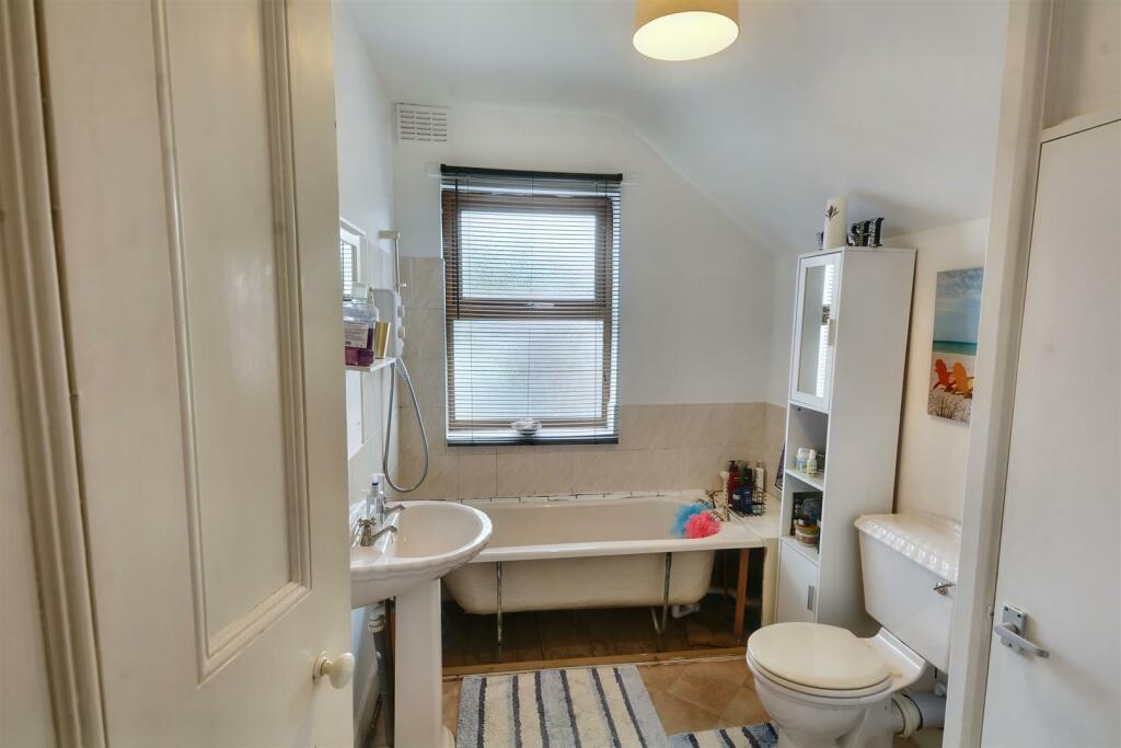 bathroom.jpeg
